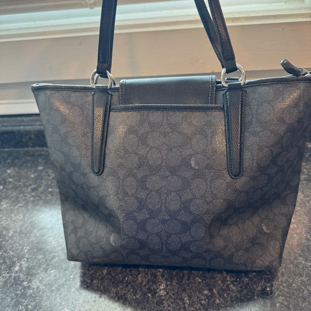Coach‎ Signature Ward Tote Black Canvas